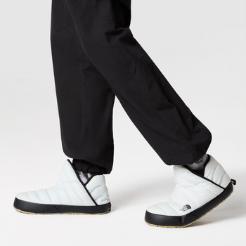 Kapcie damskie The North Face THERMOBALL TRACTION białe NF0A331HQ4C