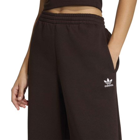 Spodnie dresowe damskie adidas ESSENTIALS brązowe KC9135