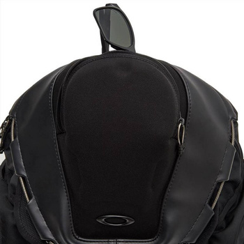 Plecak miejski unisex Oakley KITCHEN SINK 34 L czarny FOS92060A-013