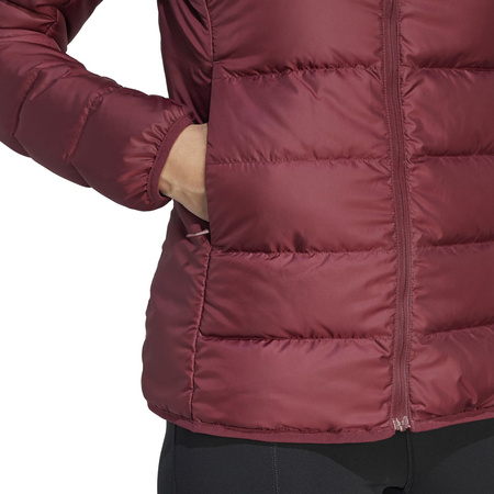 Kurtka z kapturem damska adidas TERREX MULTI LIGHT DOWN bordowa IP6035