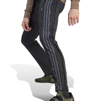 Spodnie dresowe męskie adidas ADVENTURE SLIM czarne IL4981