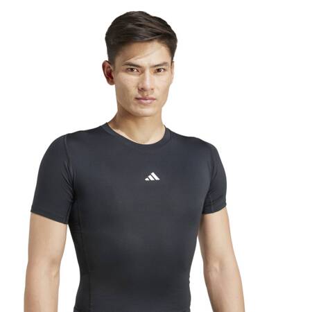 Koszulka treningowa męska adidas TECHFIT czarna JE6698