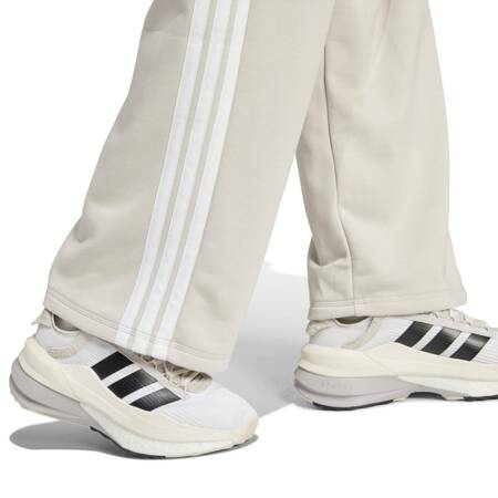 Spodnie dresowe damskie adidas ESSENTIALS 3-STRIPES beżowe JW7177