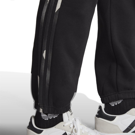 Spodnie dresowe męskie adidas GRAPHIC CAMO czarne HR3529