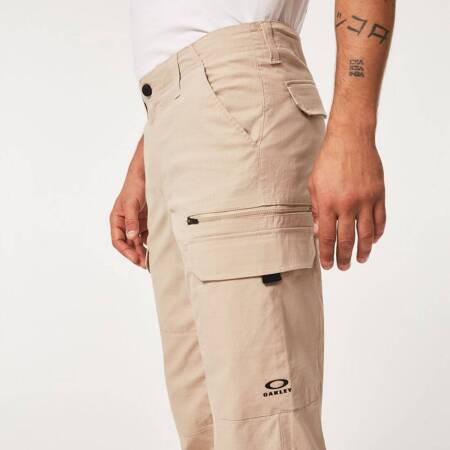 Spodnie męskie Oakley VANGUARD CARGO 3.0 beżowe FOA404321-31R