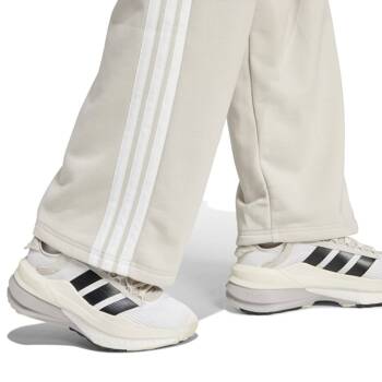 Spodnie dresowe damskie adidas ESSENTIALS 3-STRIPES beżowe JW7177